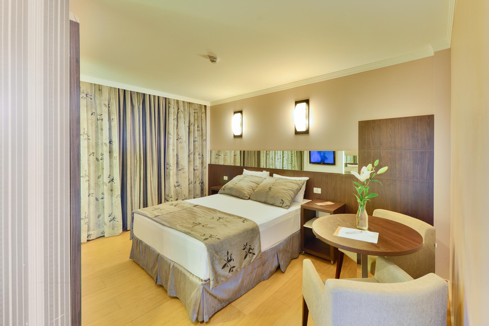 Nadai Confort E Hotel 4*